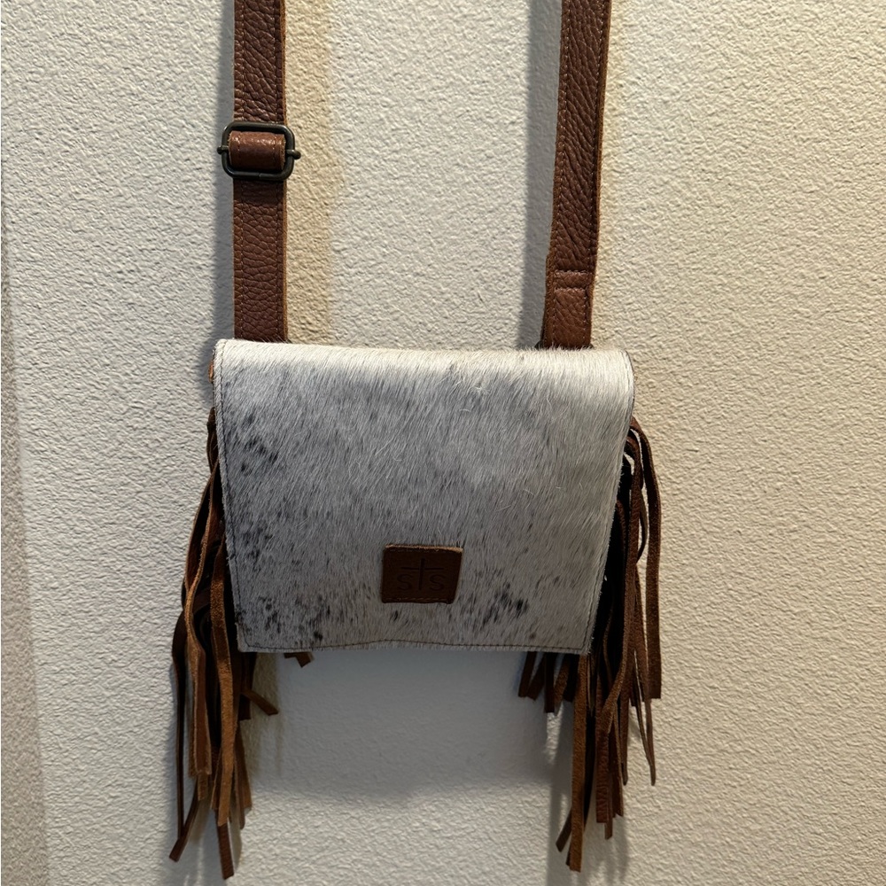 STS RANCHWEAR COWHIDE MISS KITTY BAG